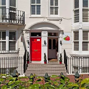Strawberry Fields 3* Brighton